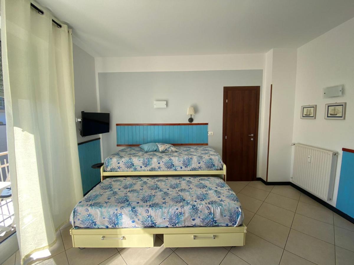 Appartamenti Azzurro Smeraldo Сестри Леванте Екстериор снимка