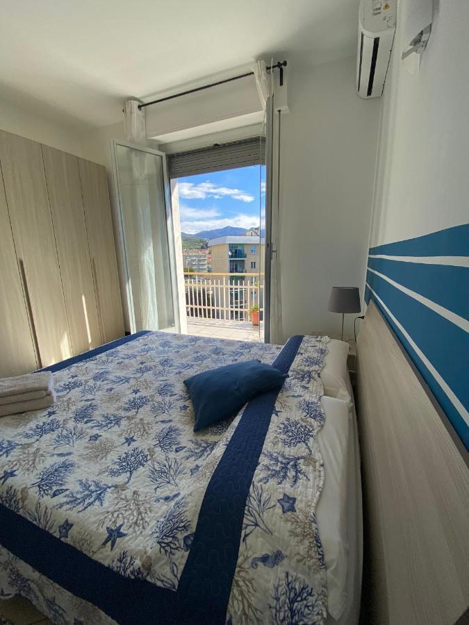Appartamenti Azzurro Smeraldo Сестри Леванте Екстериор снимка